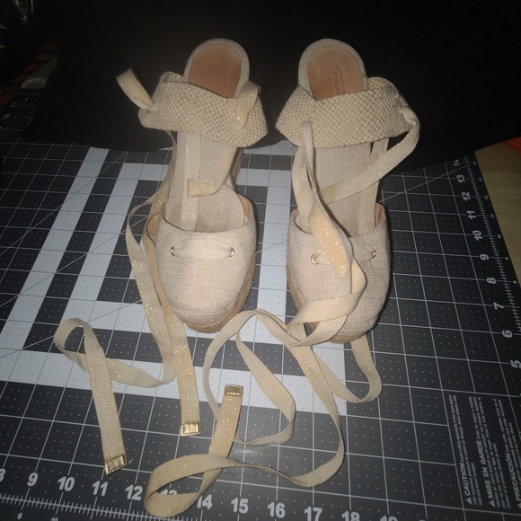 Coach Canvas Wedges GUC - Picture 7 of 11